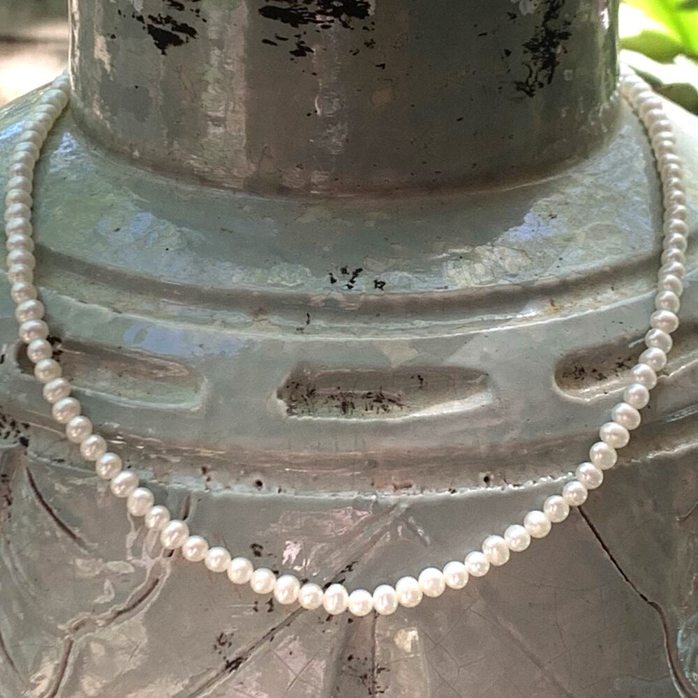 14K Gold and Dainty Oval Shaped White Freshwater Pearl Necklace 18 Inch Vintage